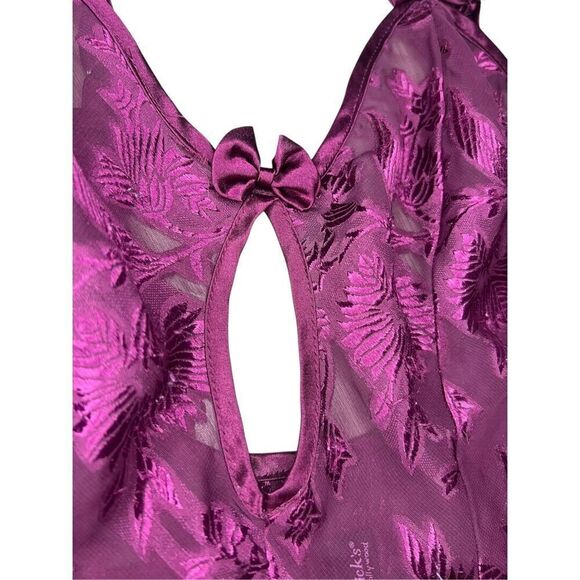 Frederick’s of Hollywood Women’s Small Pajama Set Tank & Shorts Purple Bows - Picture 4 of 9